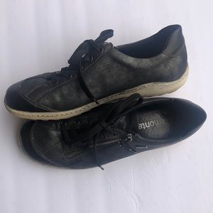Ladies shoes